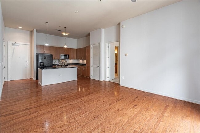 Building Photo - 711 Cosmopolitan Dr NE