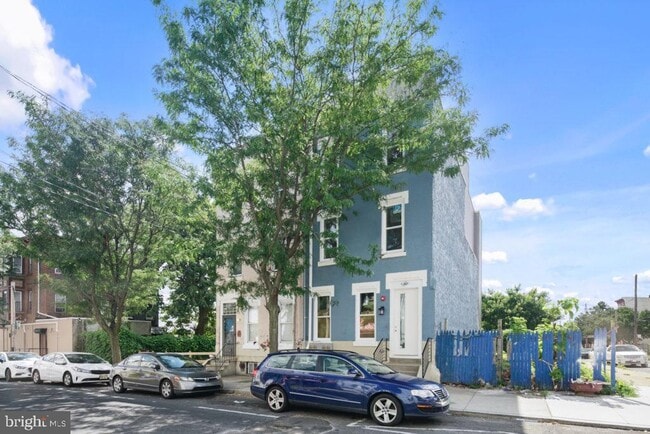 Building Photo - 614 W Norris St