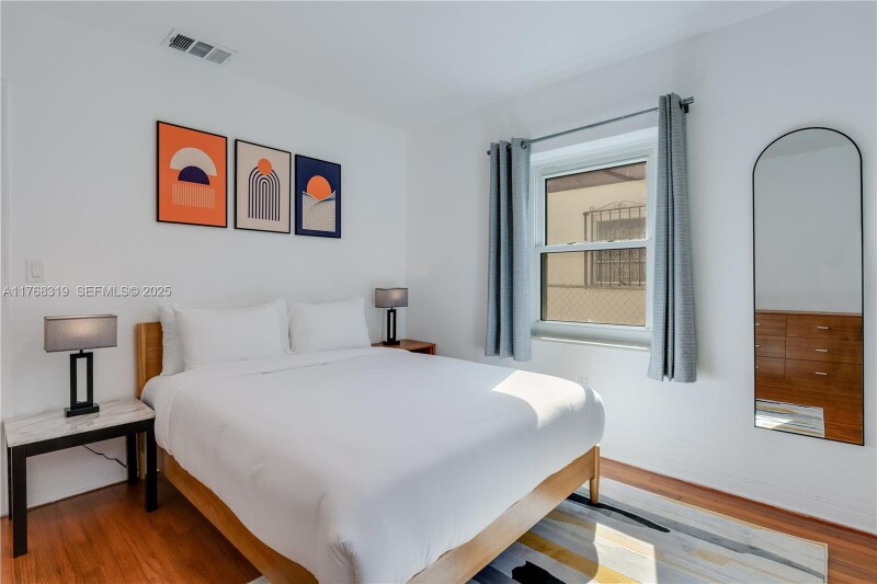 Building Photo - 820 SW 26th Rd