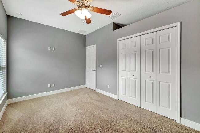 Building Photo - 348 SW Millard Dr