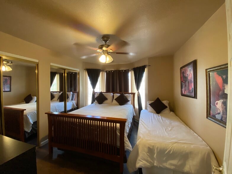 second bedroom - 3640 Vega Dr