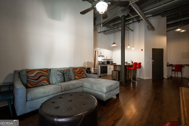 Building Photo - 269 N Hull St