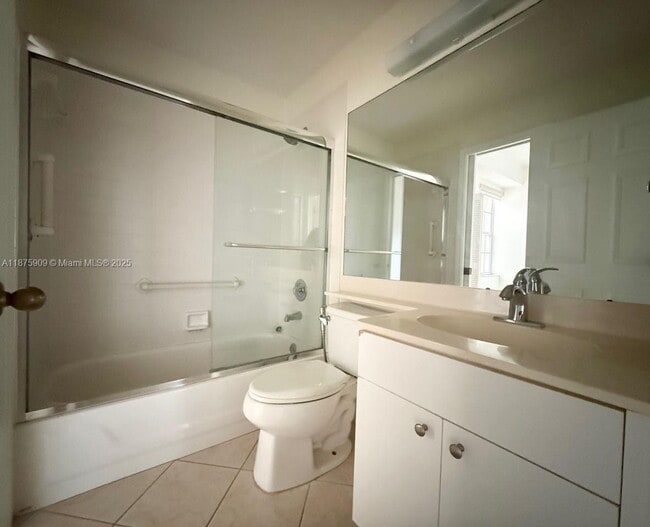 Building Photo - 8658 Vía Reale