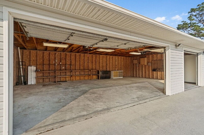 Building Photo - 3171 Airport Rd