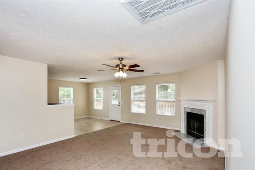 Building Photo - 612 Elderberry Way