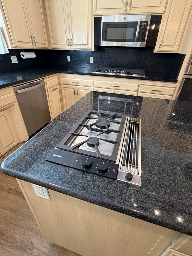 Building Photo - 17537 Margate St