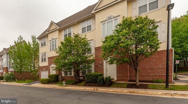 Building Photo - 8067 Nicosh Cir Ln