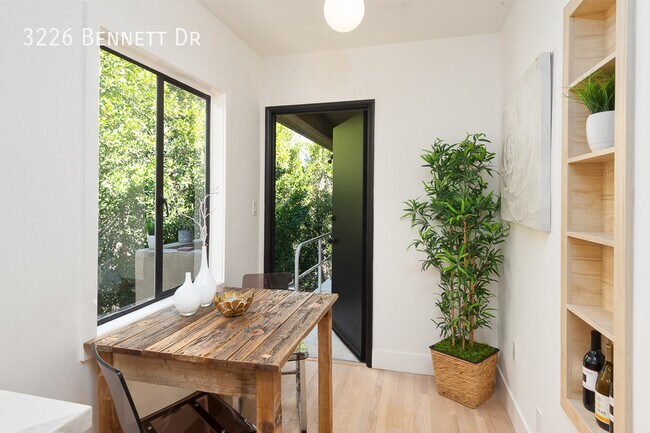 Building Photo - 3226 Bennett Dr