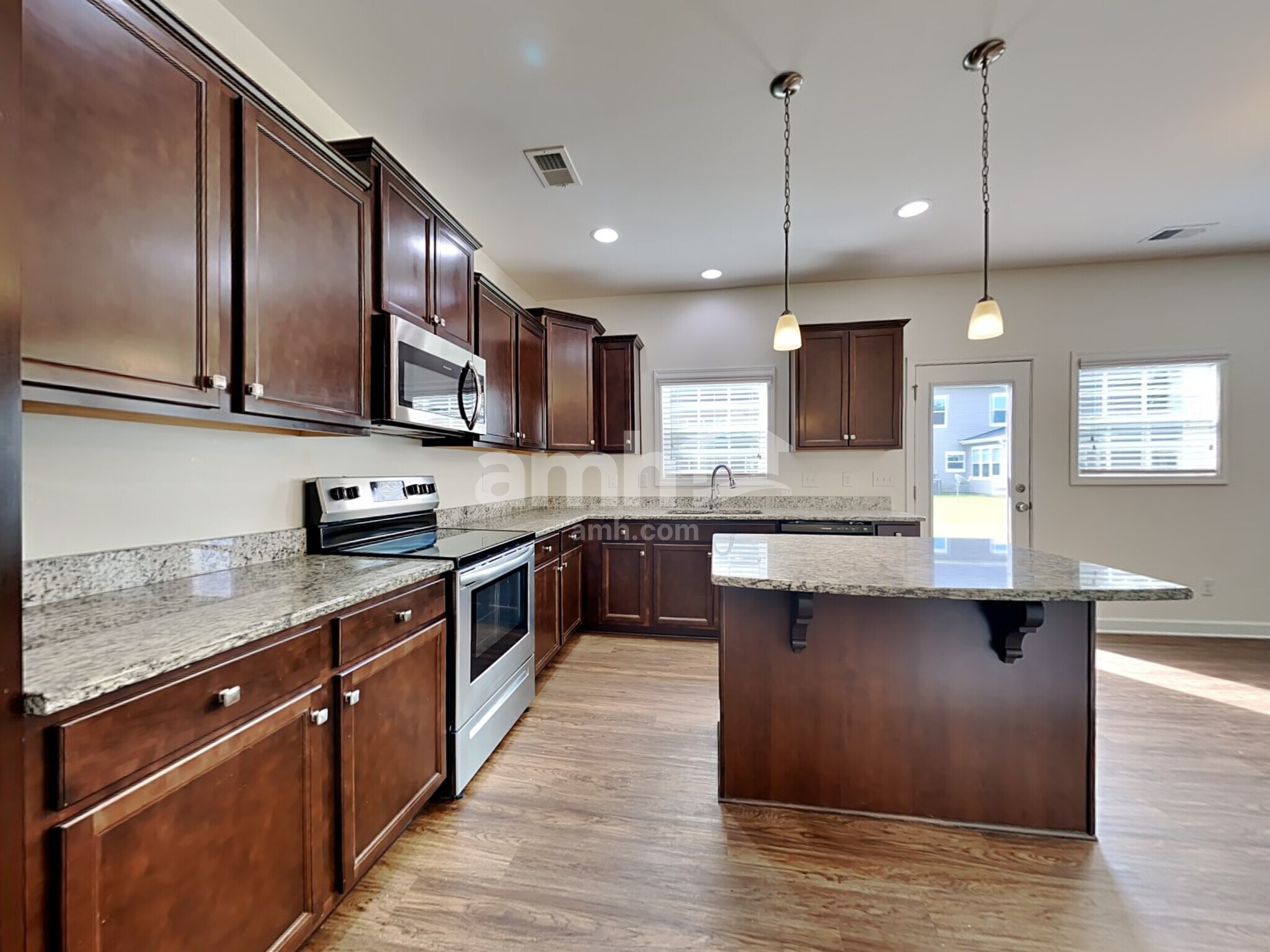 Building Photo - 531 Lateleaf Dr