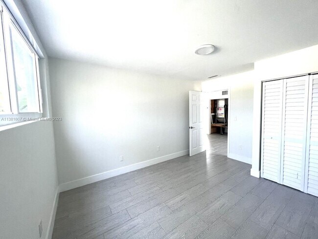 Building Photo - 7720 SW 147th Terrace