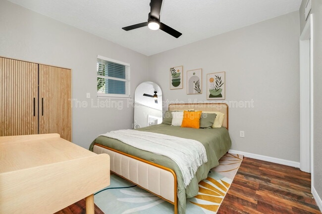 Building Photo - 2954 Sadina St