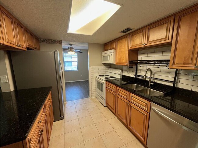 Building Photo - 139 Hunter Lake Dr