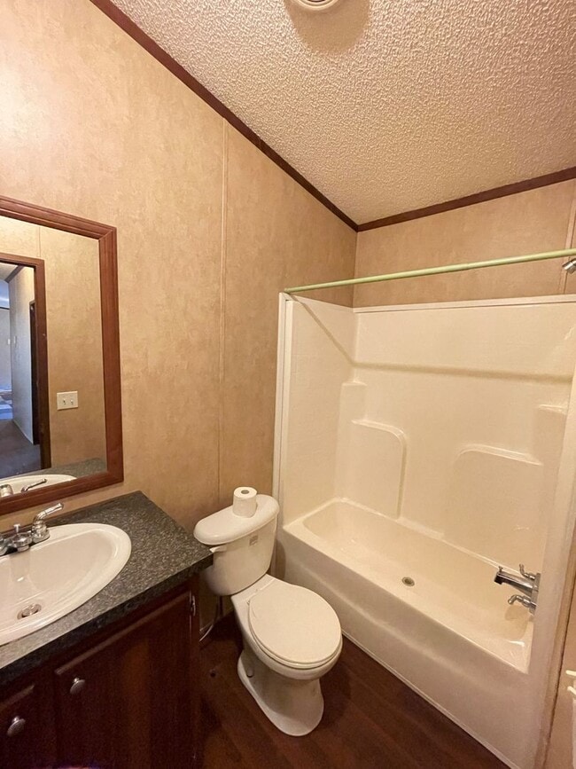 Building Photo - 3 bedroom 2 bath mobile home, LARGE, 1.33 ...