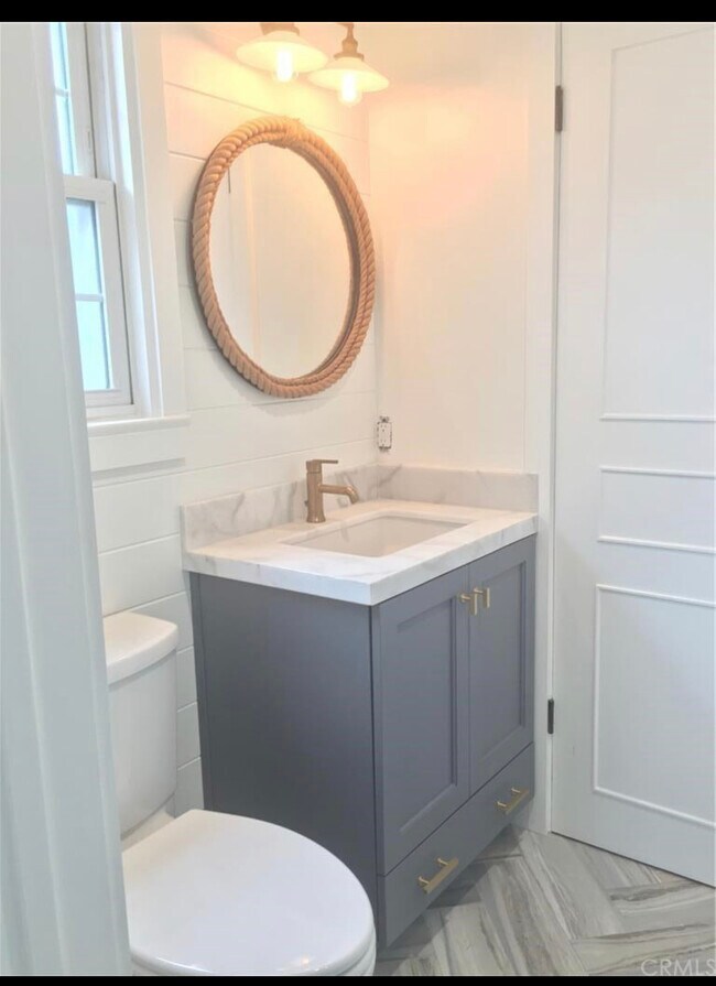 Building Photo - 5409 W 138th Plz