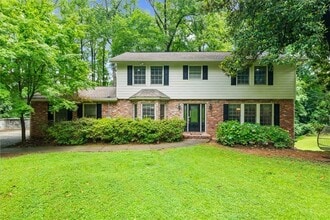 Building Photo - 5667 Colton Dr NE