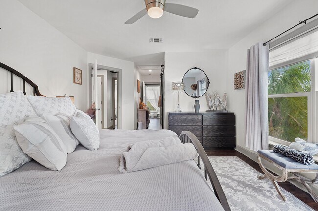 Building Photo - 500 Turnberry Ln