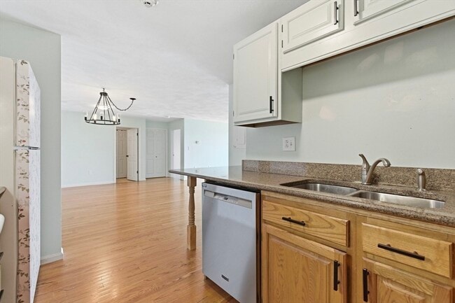 Building Photo - 39 Parlin St