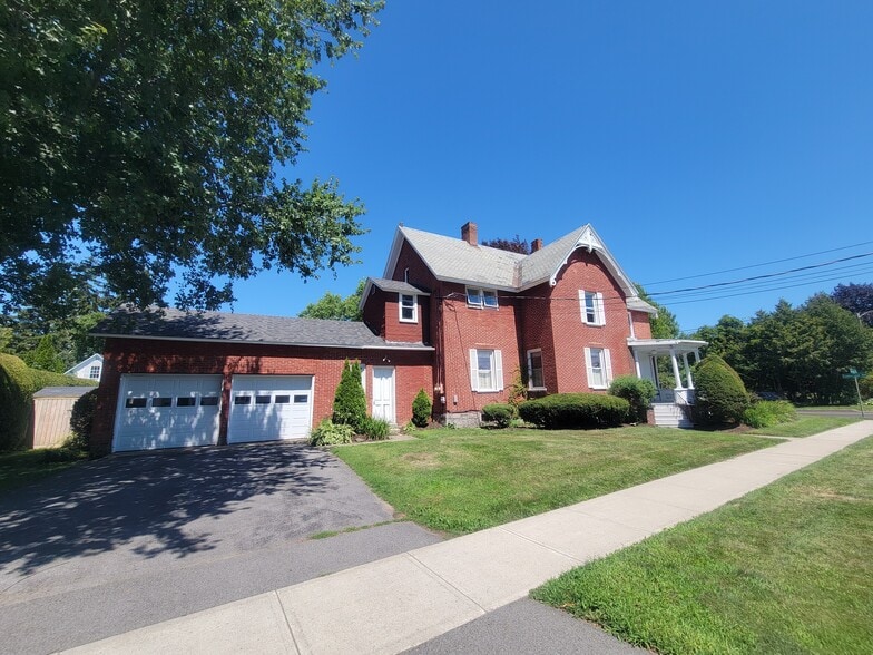 Building Photo - 49 Cumberland Ave