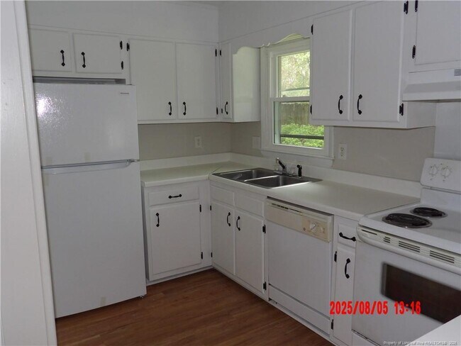 Building Photo - 1920 Aspen Cir