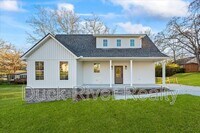 Building Photo - 119 Westover Dr