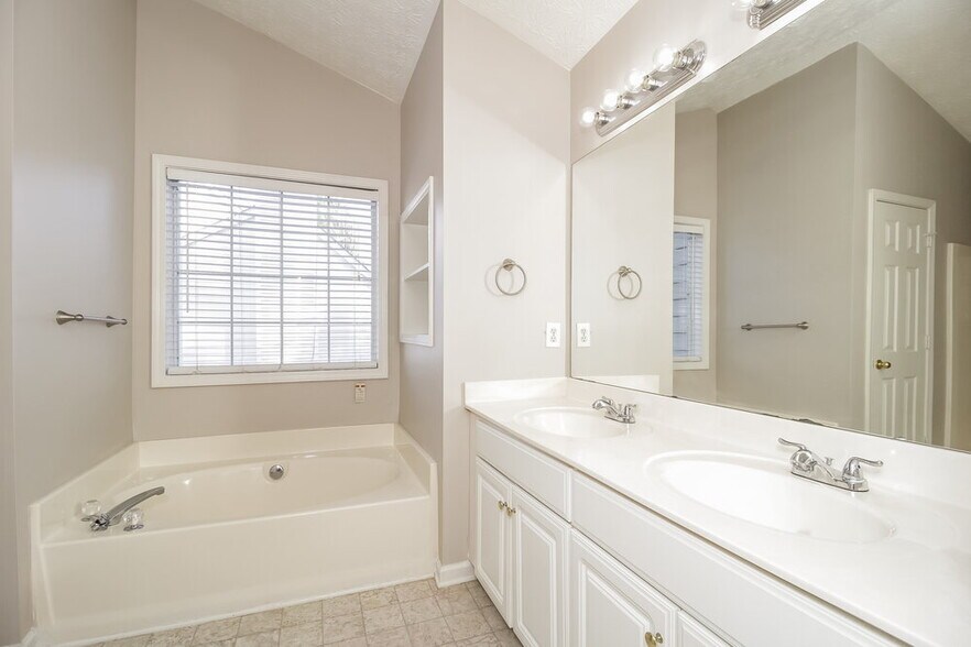 Building Photo - 4505 Legend Hollow Ln