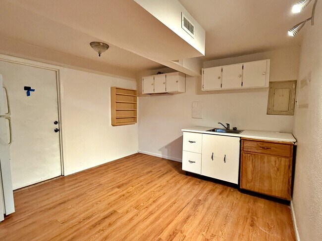 Building Photo - 2746 SE 73rd Ave