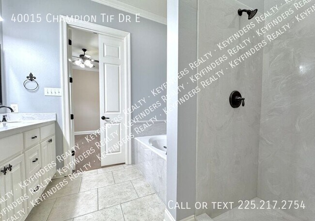 Building Photo - 40015 Champion Tif Dr E