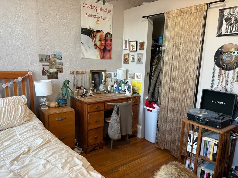 Building Photo - 1050 Commonwealth Ave