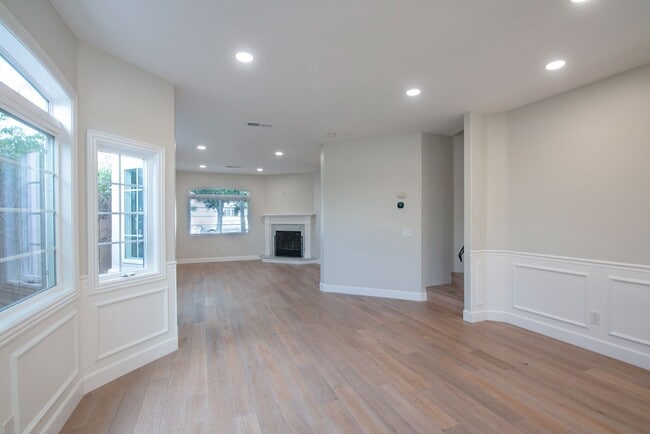 Building Photo - Oceanside Gem with ocean view and a 5-Minute Walk to the Beach/Pier