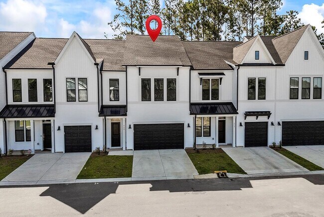 Building Photo - 408 Ireland Way