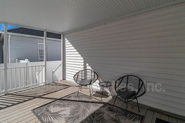 Building Photo - 512 N Pineview Ave