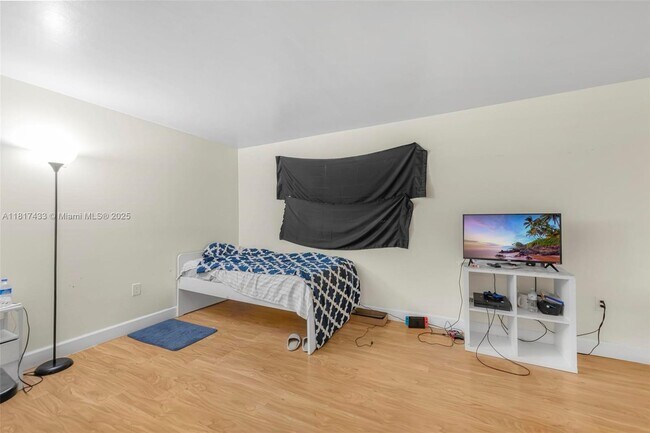 Building Photo - 8240 SW 149th Ct
