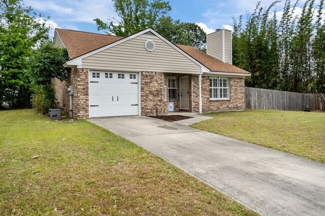 Building Photo - Whitemarsh Island Gem - Charming 3-Bedroom Home on a Corner Lot in Battery Point