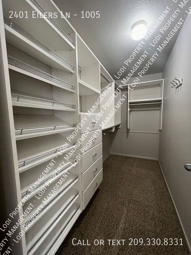 Building Photo - 2401 Eilers Ln