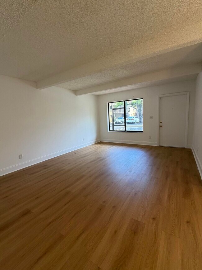 Building Photo - 1245 S Flagler Ave
