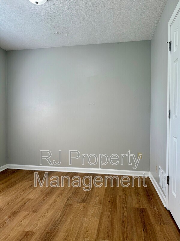 Building Photo - 4369 Pecan Creek Cir S