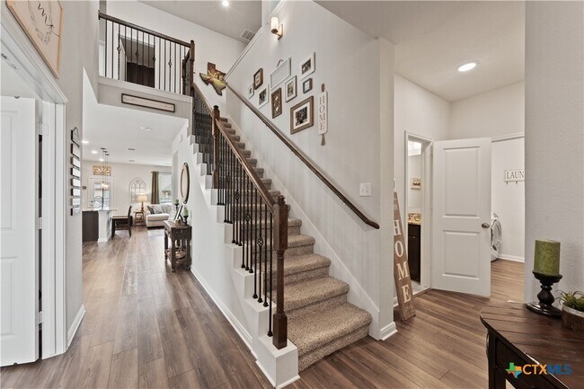 Building Photo - 810 Mclaury Cove