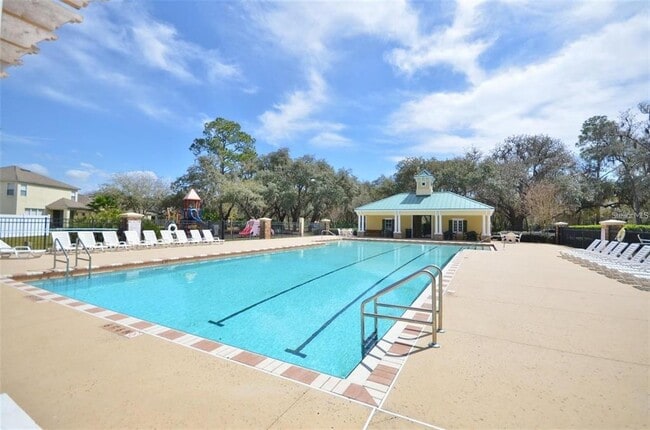 Building Photo - 12947 Runswick Ave