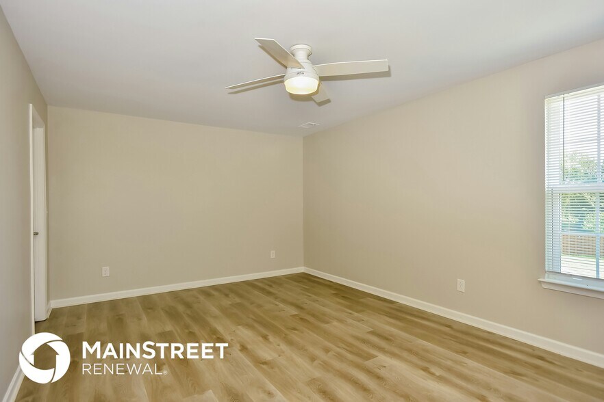 Building Photo - 556 Goodman Dr