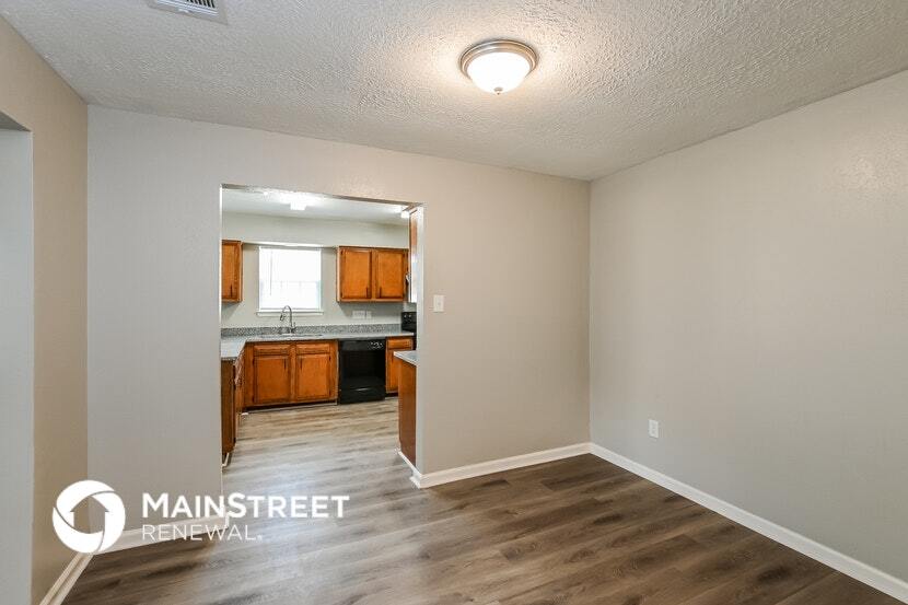 Building Photo - 4922 Crestway Dr