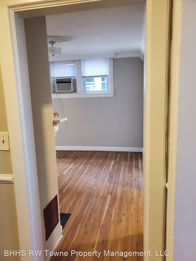 Building Photo - 2 br, 1 bath House - 742 Washington Park #B5