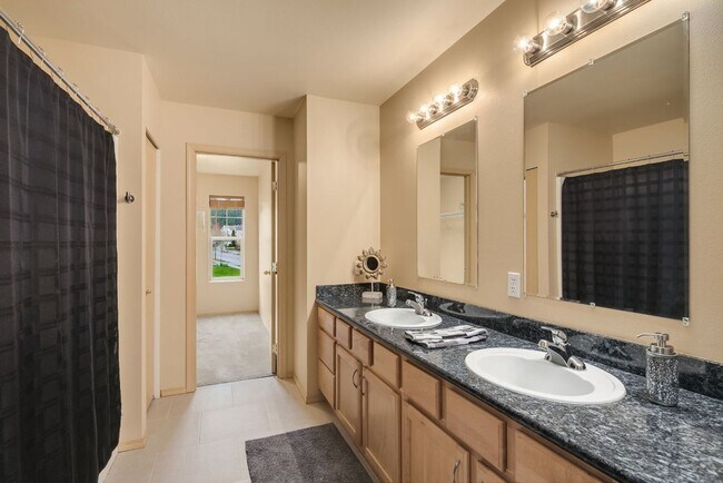 Building Photo - 4Bd/2.5Ba Snoqualmie House