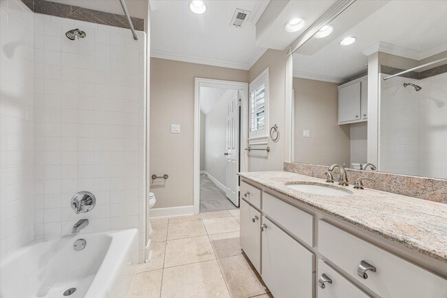 Building Photo - 6 Pembrook Ct