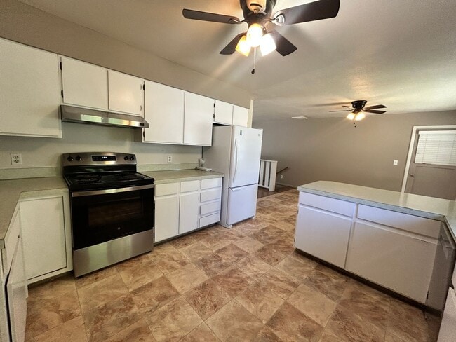 Building Photo - Large home in beautiful Stevensville setting