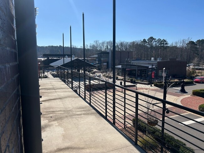 Building Photo - 165 Morrow Ave