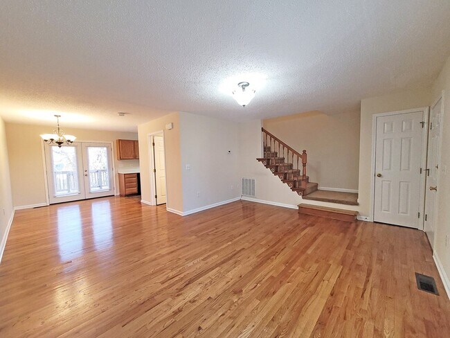 Building Photo - 807B Edgemont Terrace SW