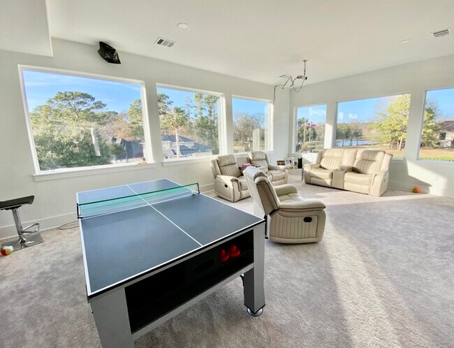 Building Photo - 114 Bentwood Dr