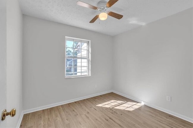 Building Photo - 2613 Stratford Ln