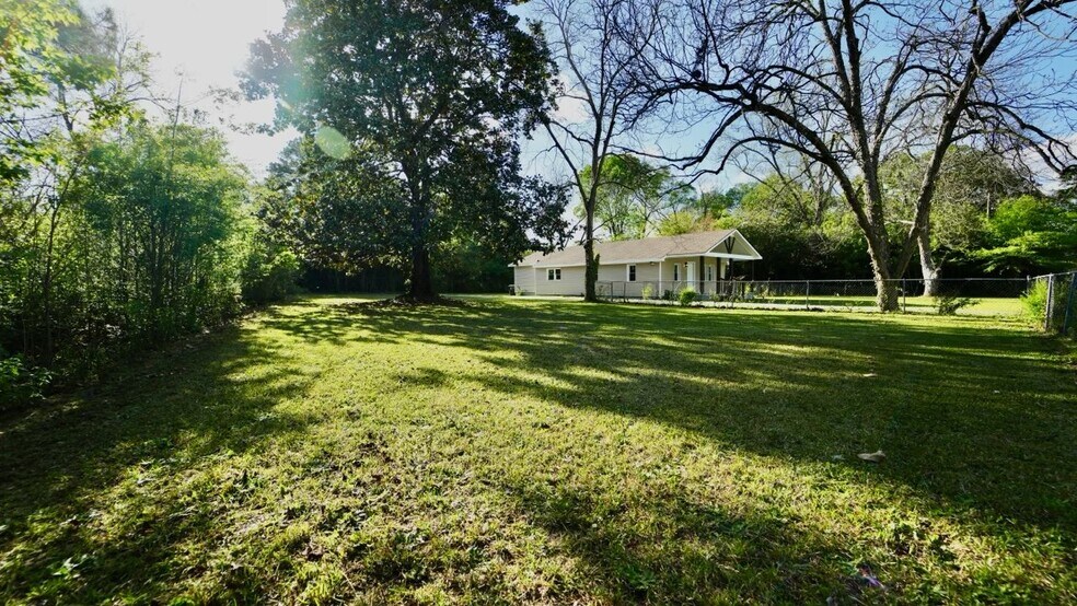 Building Photo - 311 S 2nd St