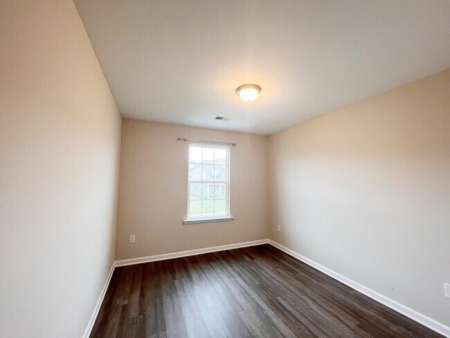 Building Photo - 720 Stilmore Dr